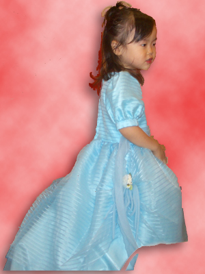 05-1112_momori_only_w_dress.jpg