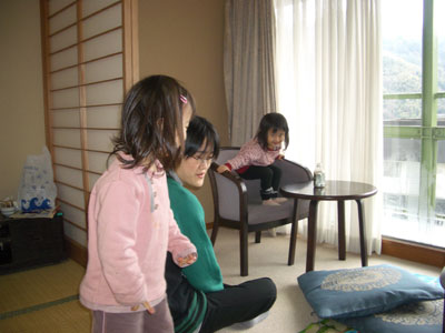 06-0122_intheroom.jpg
