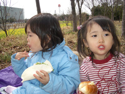 06-0318_MomoNono.jpg